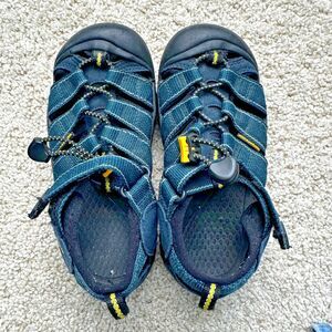 Keen Newport H2 Kids Teal Size 1 Youth Trail Hiking Water Sport Sandals Shoes